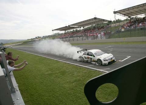 Green bezorgt Mercedes-Benz eerste seizoenwinst