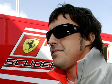 Fernando Alonso snel uit de Monegaskse startblokken
