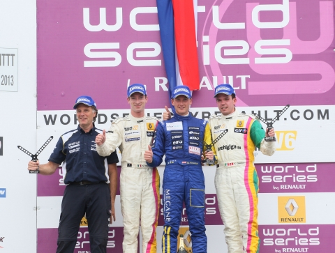 Mike Verschuur wint op Paul Ricard, Nederlanders finishen sterk