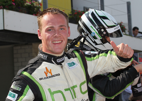 Bart van Os wint eerste Masters Formule Ford race