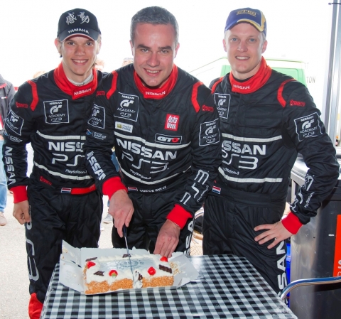 Nissan GT Academy team vlnr Max Koebolt Sandor van Es Niels Bouwhuis 12H van Zandvoort 140531