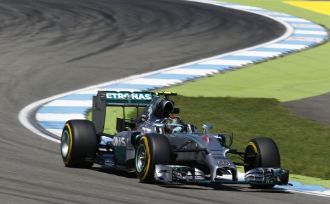 Rosberg in zetel naar pole op Hockenheim, Hamilton 15e door crash na remdefect