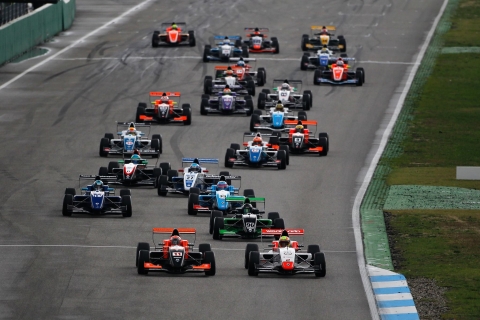 Is de Formule Renault NEC jouw volgende stap?