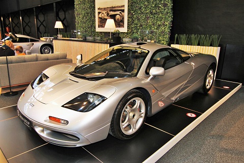 2021 McLaren 2000