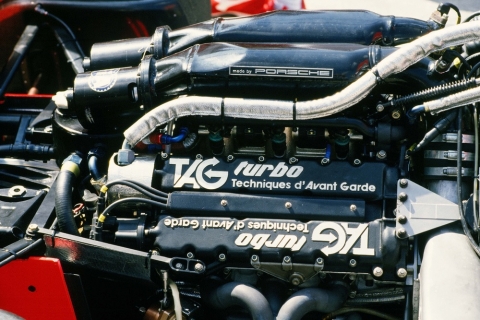 211115 Porsche F1 motor