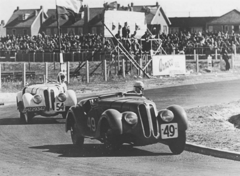 1939 Piet Nortoer en Breeman beiden op BMW