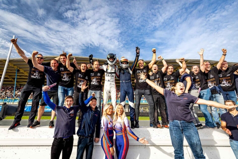 Gretige Maxime Oosten wint ook alles tijdens de Supercar Madness Finaleraces 