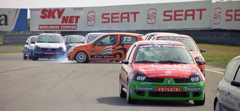 clio-dwars-op-baan