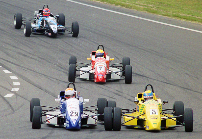 close racing