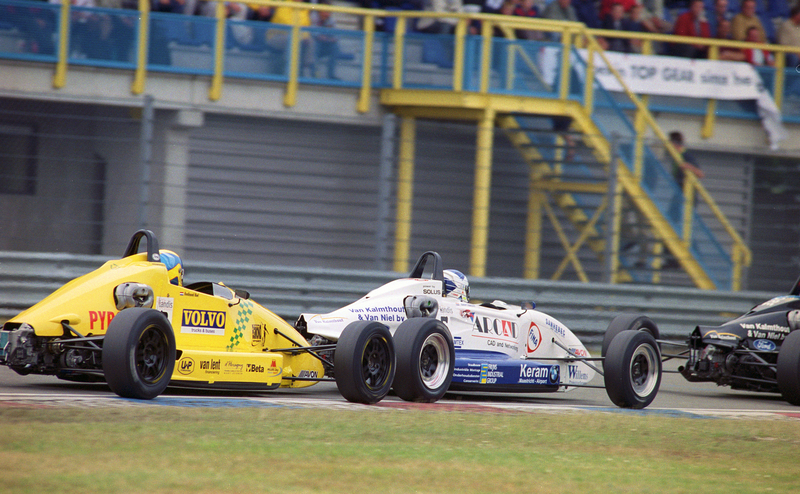 close racing