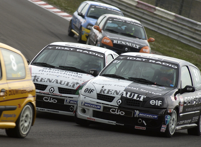 close racing