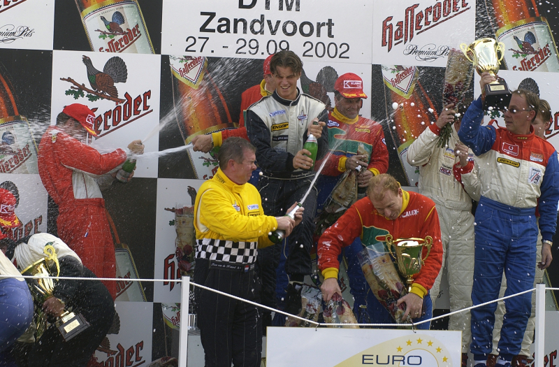 podium champagne