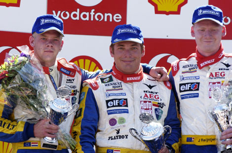 1047 470podium_alg