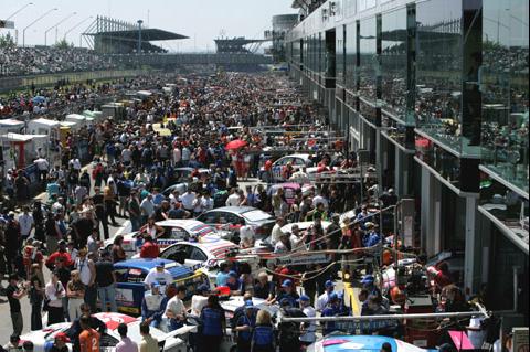 24 Uur Nürburgring - Porsches domineren openingsfase