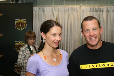  Lance Armstrong/AJ 
