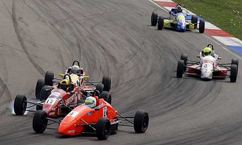 Voorbeschouwing Pinksterraces - Hoogspanning bij Van Uitert Formule Ford