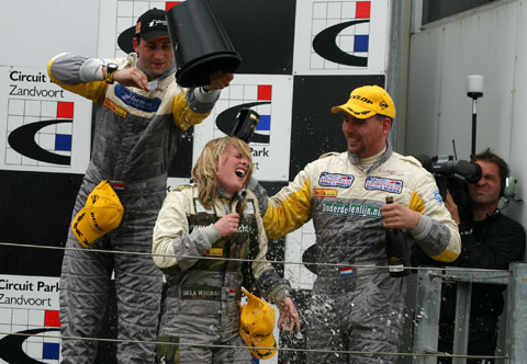  r2_podium_nat 