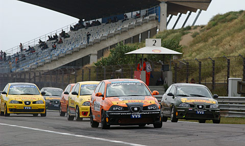 1700_startveld_tribune.jpg 