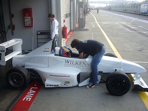 Oscar Wilkens scoort podium in Europese Formule Gloria