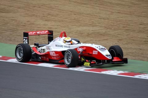 Eerste pole voor Jules Bianchi