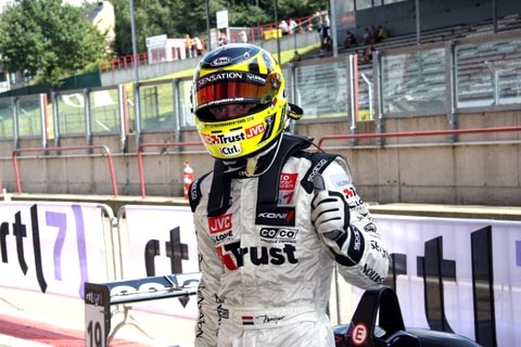 renger_duim_met_helm