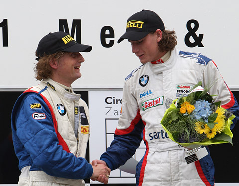 480_podium_trophy1_4064
