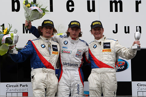 480_podium_trophy1_4066