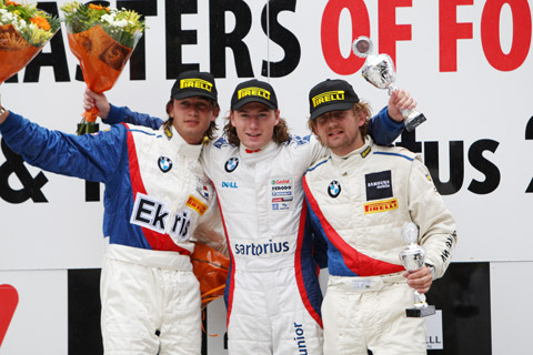 480_podium1_1023