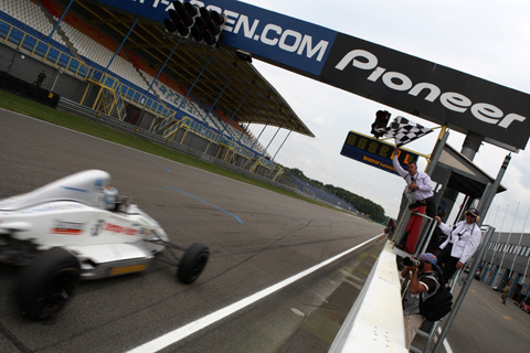 480_winnaar_race1_6492