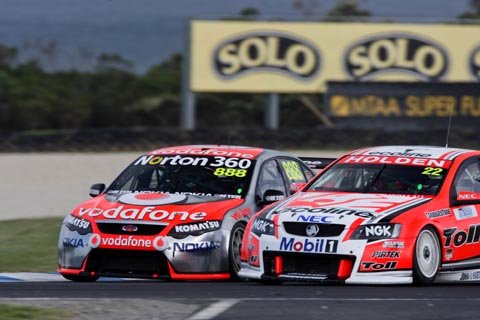 ford_holden_duel_2009