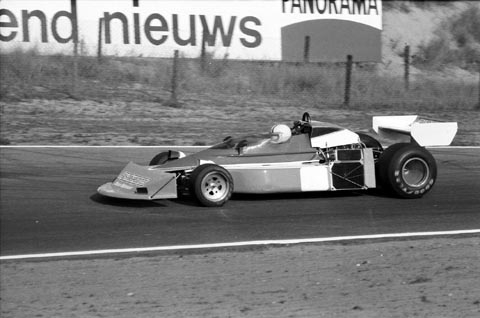 chris_amon_fs_penske_1976_privetest_zandvoort