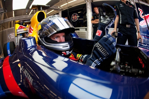 vettel_in_auto