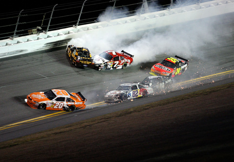 daytona-crash daytona-crash