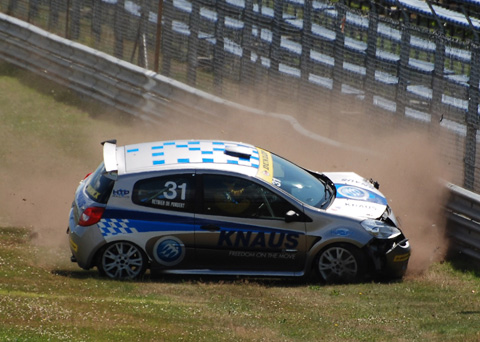480_pundert_crash2_0306