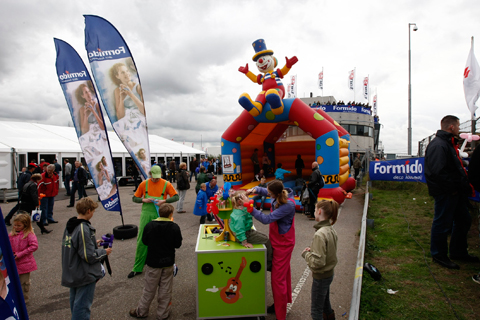 19_formido_springkussen_881