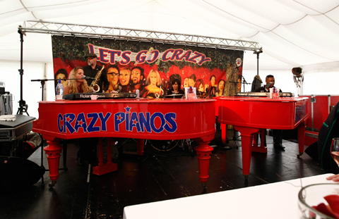 25_crazy_piano_939