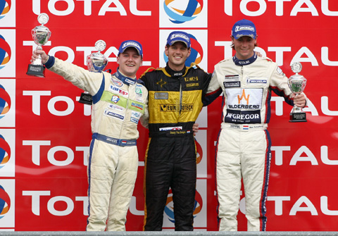 480_podium2_9354