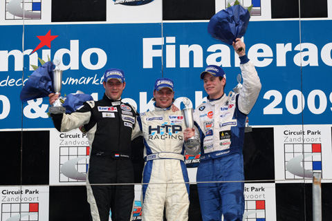 480_podium_2_gt4_7391