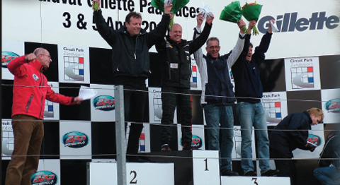 Close racing in de Saker Sportscar Challenge