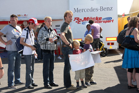 wachtende_fans