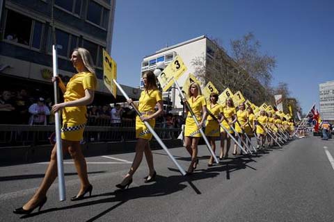100418_dtm_wiesbaden_gridgirls