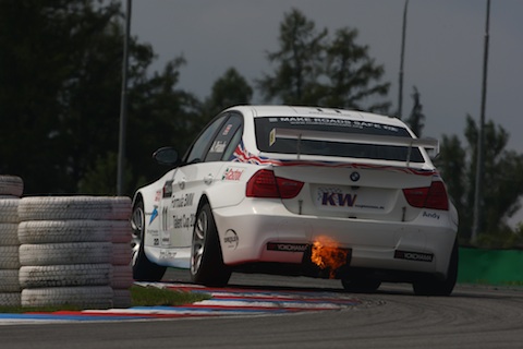 100731_wtcc_brno_quali_priaulx_action
