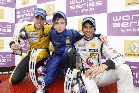 03110801_236_podium_1