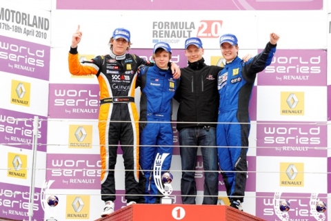 03110801_282_podium