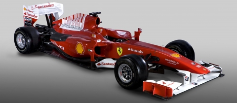 ferrari_f10-schuin