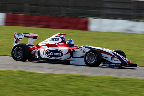 jolyon_palmer_on_track