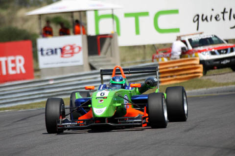 f3_carlin_motorsport_lucas_foresti