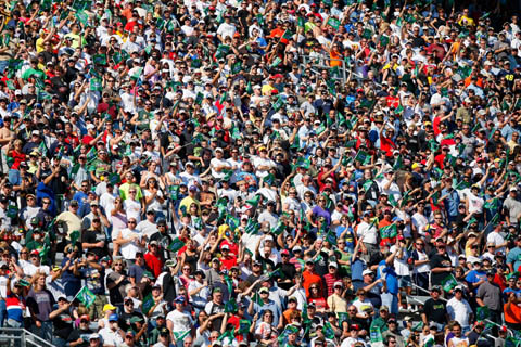 martinsville_volle_tribunes