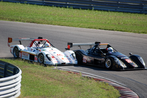 radical_masters_close_racing_race1