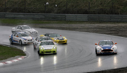 480_gt4_paas_r1_veld